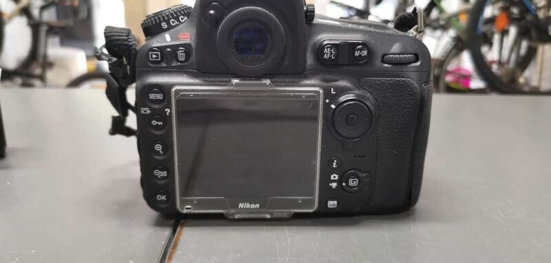 Nikon D810 Kamera nur Gehäuse  | Mit Ladegerät  | Akku |  Auslösungen 86069 | Zustand: Gut – Bild 2