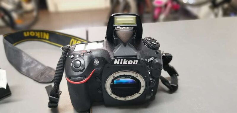Nikon D810 Kamera nur Gehäuse  | Mit Ladegerät  | Akku |  Auslösungen 86069 | Zustand: Gut – Bild 3