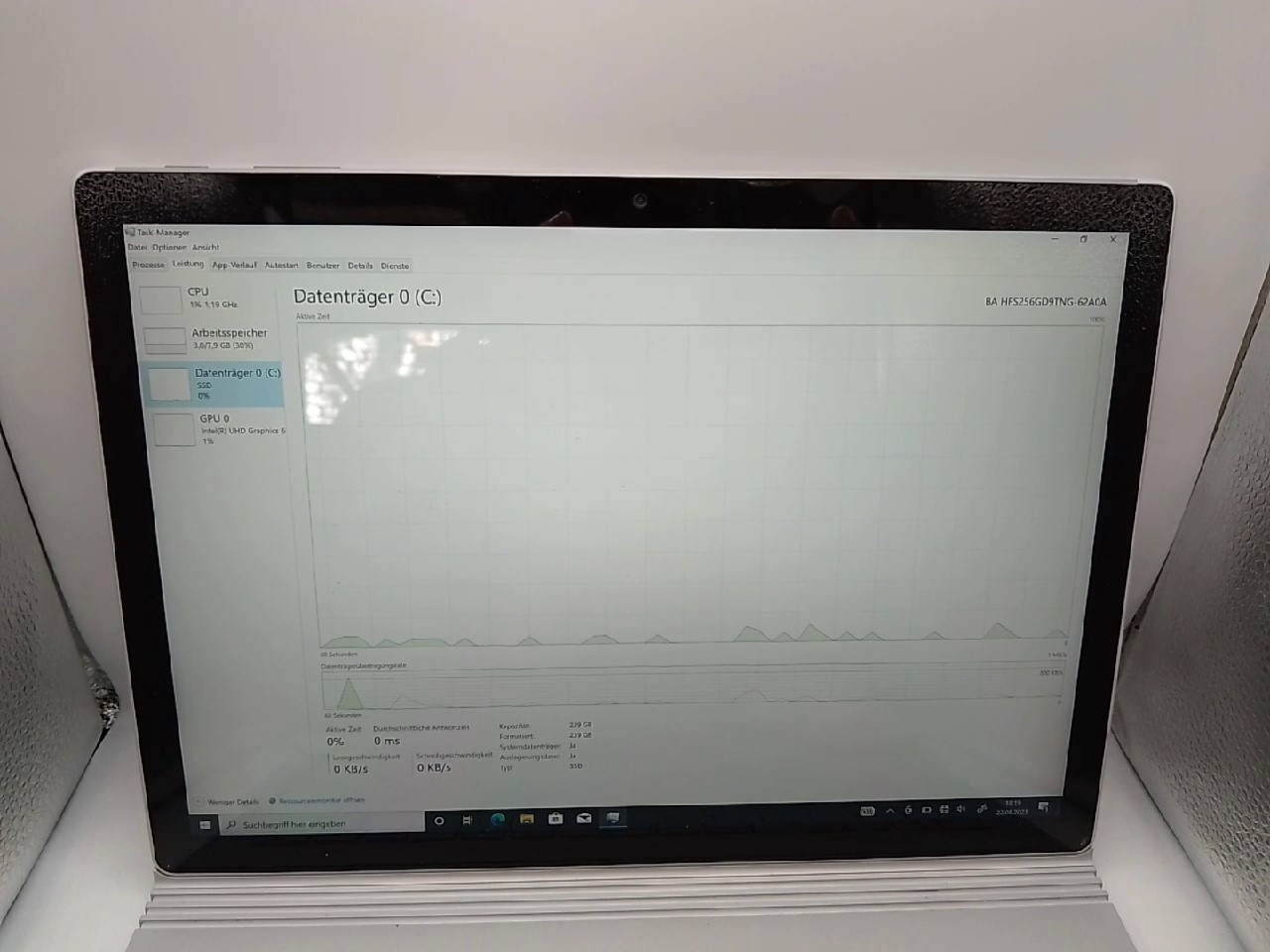 Microsoft Surface Book 2 | i5-8350U | 8GB RAM | 256GB SSD | Win10 mit PEN und Maus | Zustand: Sehr Gut – Bild 2