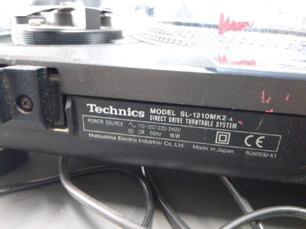 Technik Sl-1210mk2 Plattenspieler | Abdeckhaube Plastik gebrochen |  | Chinchkabel verbogen |  | Sonst Alles in Ordnung  | Zustand: Schlecht – Bild 5