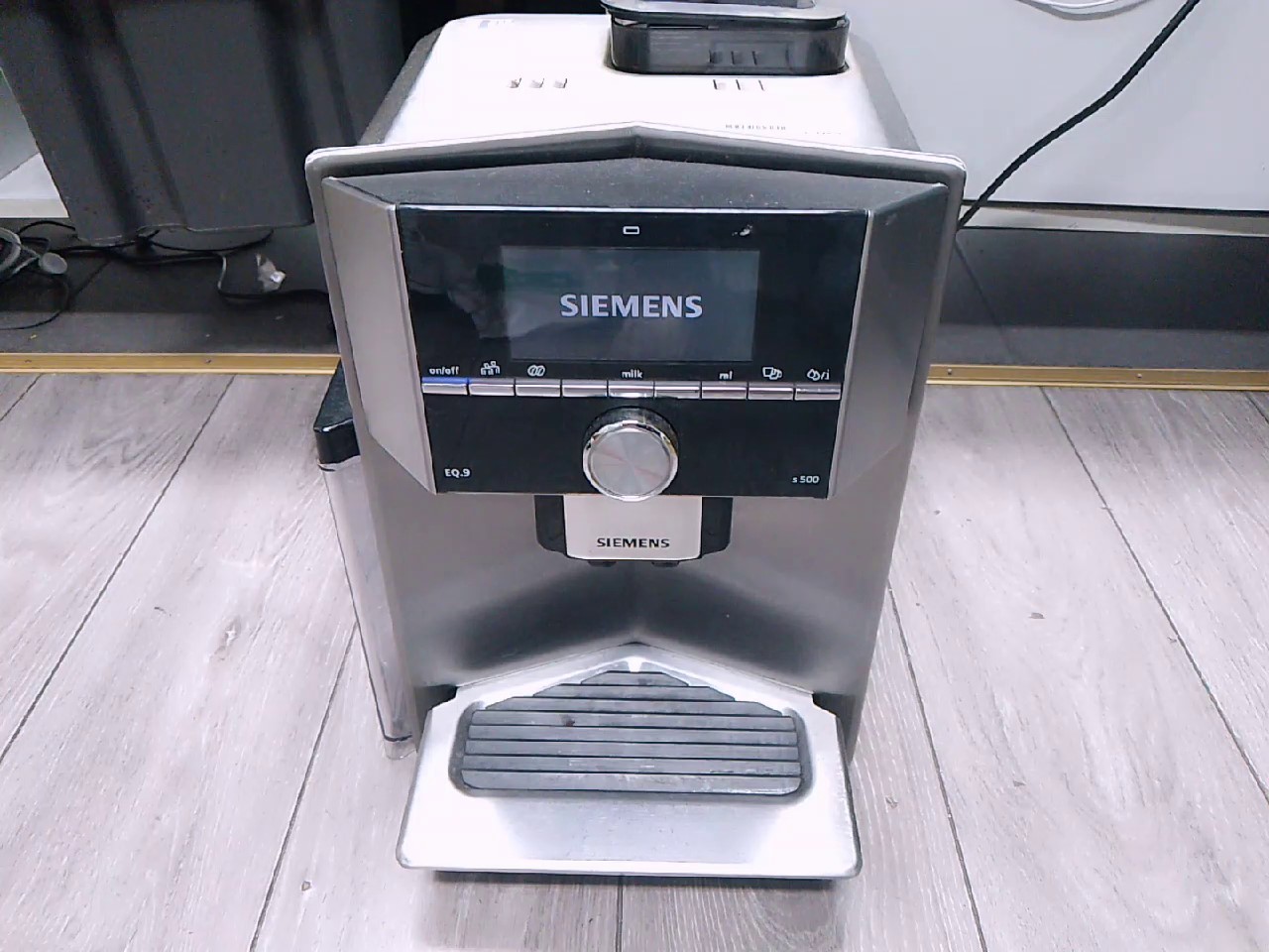 Siemens EQ.9 Silber | Espressomaschine