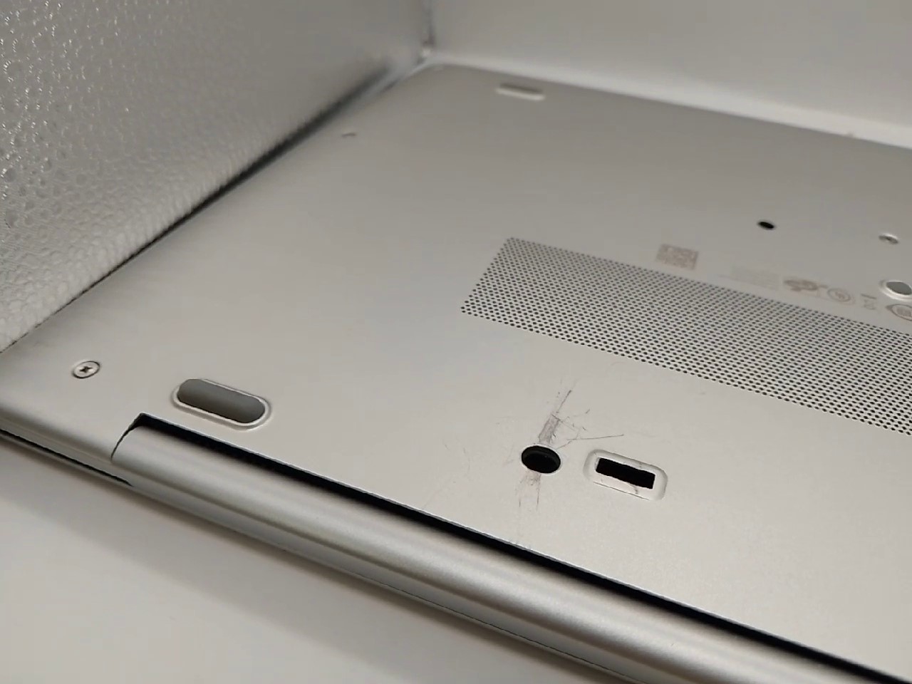 HP EliteBook 850 G5 Core i7-8650U | Touchscreen | 16Gb Ram 512Gb SSD | hat Pixelfehler (Siehe Foto3)mit Ladegerät | Zustand: Gut – Bild 3