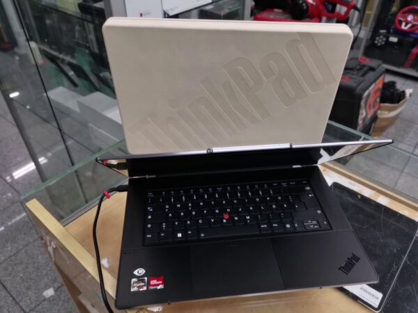 Lenovo Thinkpad Z16 G1 14Zoll Touch 4k+ Oled R9 | Ryzen 9 PRO 6950H | 32.00 GB Ram 2 TB SSD Radeon RX 6500M | mit Originalverpackung Mit Ladegerät 2 Jahre Garantie  | Zustand: Wie Neu – Bild 5