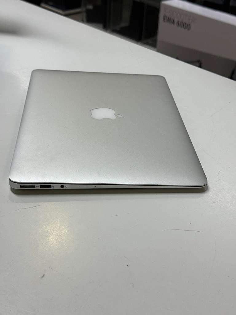 Apple Macbook Air 2017 13 Zoll Core i5 | 8 |00GB Ram | 128GB SSD | Batteriezustand 81% | | Zustand: Sehr Gut – Bild 4