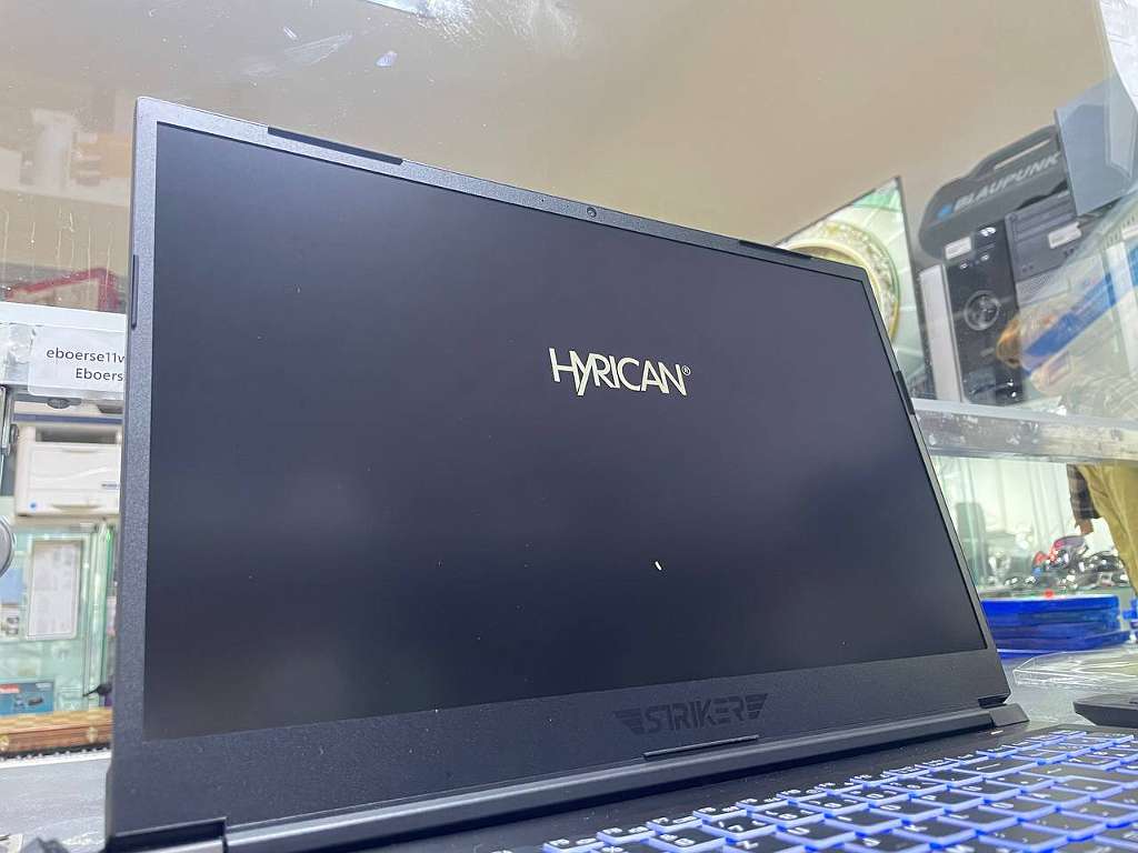 Notebook Hyrican Striker 1650 | Zustand: Wie Neu