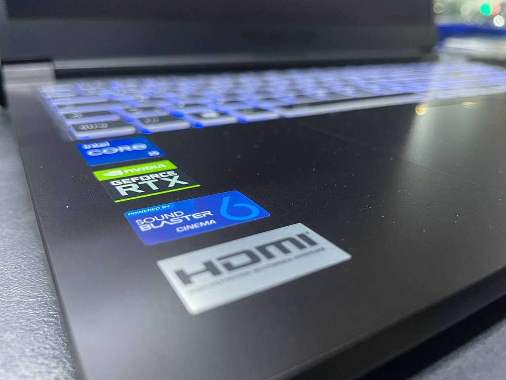 Notebook Hyrican Striker 1650 | Zustand: Wie Neu – Bild 2