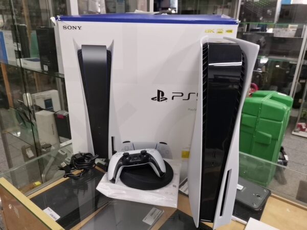 Sony PS5 825GB Disc Edition | mit Originalverpackung   | Zustand: Sehr Gut | Farbe: weiss – Bild 4