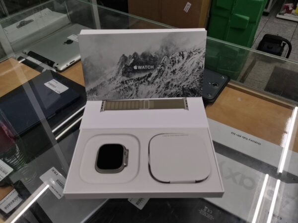 Apple Watch Ultra 2 Mit Alpine Loop Medium Olive | mit Originalverpackung  |  Mit Ladegerät  Garantie
Gültig bis: 8 März 2025 | Zustand: Wie Neu – Bild 3