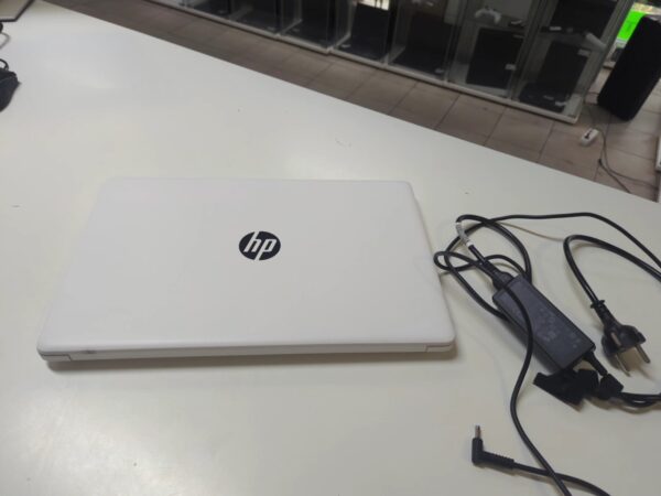 HP 15 AMD A4-9125 Radeon R3 | 8 |00GB Ram  |  256GB SSD  |  Windows 10  |  DVD  |  USB  |  HDMI  |  15 Zoll  | Zustand: Sehr Gut – Bild 2