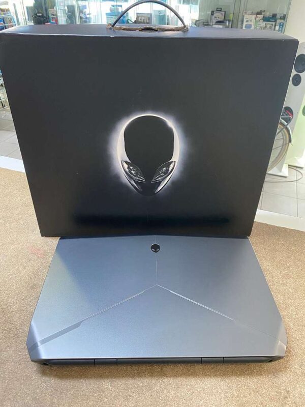 Dell Alienware 15 Core i7-4710HQ | 16 |00GB Ram | 256GB SSD+ 1TB HDD | Geforce GTX 970M | Windows 10 mit Verpackung | Originale Travel Backpack | Zustand: Sehr Gut