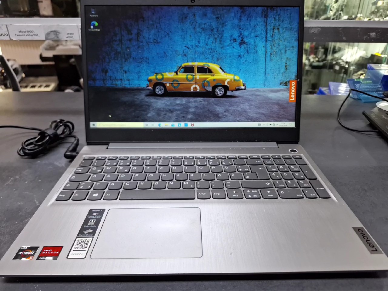 Lenovo Ideapad Silber | AMD Ryzen 5 3500 2.10GHz | 8.00GB RAM | 512GB SSD | Win 10 | DE
Intel Core i3-7167U 2.80GHz | 8.00GB RAM | 256GB SSD | Win 11 | DE
| Zustand: Sehr Gut