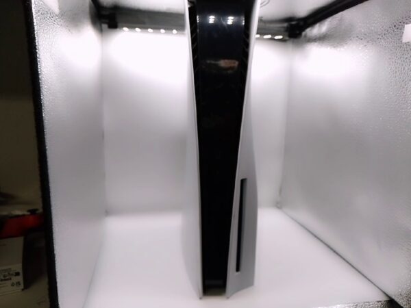 Sony PS5 825GB Disc Edition | mit Originalverpackung | Kleiner bruch im gehäuse! | Zustand:: Gut | Farbe: weiss – Bild 4