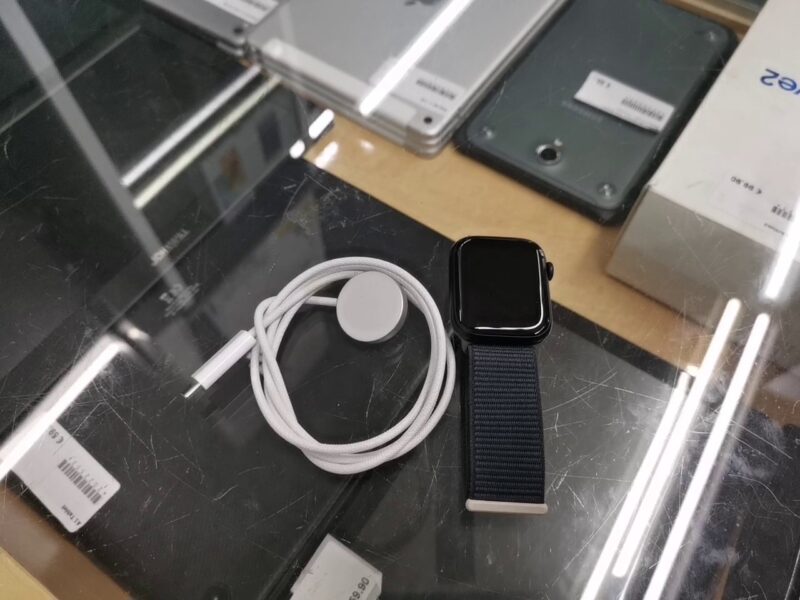 Apple Watch Series 9 (gps) 45mm  | Mit Ladegerät  | Zustand: Gut
