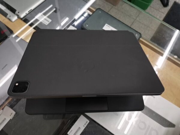 Apple Ipad Pro 12.9 6. Generation / 2022 128 GB  | Glass Sprung  |  Mit Keybord | Zustand: Sehr Gut – Bild 4