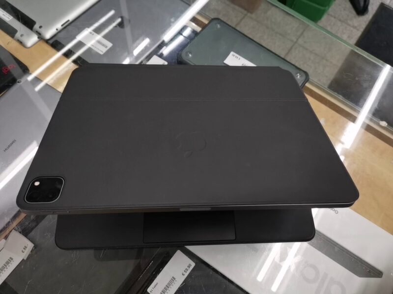 Apple Ipad Pro 12.9 6. Generation / 2022 128 GB  | Glass Sprung  |  Mit Keybord | Zustand: Sehr Gut – Bild 4