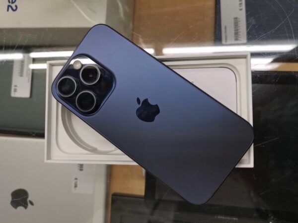 iPhone 15 Pro 256GB | mit Originalverpackung  |  Garantie
Gültig bis: 7 Mai 2025 Kleine Diele Auf Rahme  | SimLock: Frei | Zustand: Gut | Farbe: schwarz – Bild 3