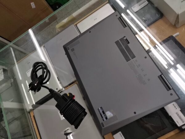 Lenovo Thinkpad X1 Yoga G7  I7-1270p Ghz | 32GB Ram |  512GB SSD | Windows 11  | Mit  Ladegerät   |  Touchscreen  |  Kleine Krtaze Auf Rahme 
 | Zustand: In Ordnung – Bild 2