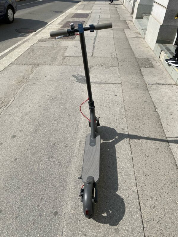 Xiaomi Mi M365 Pro Elektro-Roller | mit mit Ladegerät – Bild 3