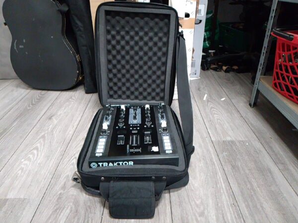 Native Instruments Traktor Kontrol Z2 | mit Koffer | DJ Mixer | Zustand: Sehr Gut – Bild 2