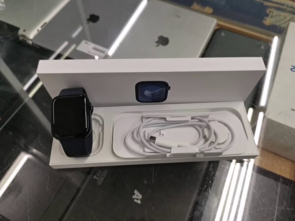 Apple Watch Series 9 (GPS + Cellular) 45mm | mit Originalverpackung Garantie
Gültig bis: 22 Dezember 2024 | Zustand: Wie Neu – Bild 3