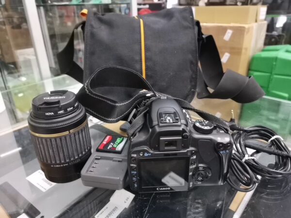 Canon Eos 400d Digital  | Mit Ladegerät und Objektiv | Zustand: Gut
