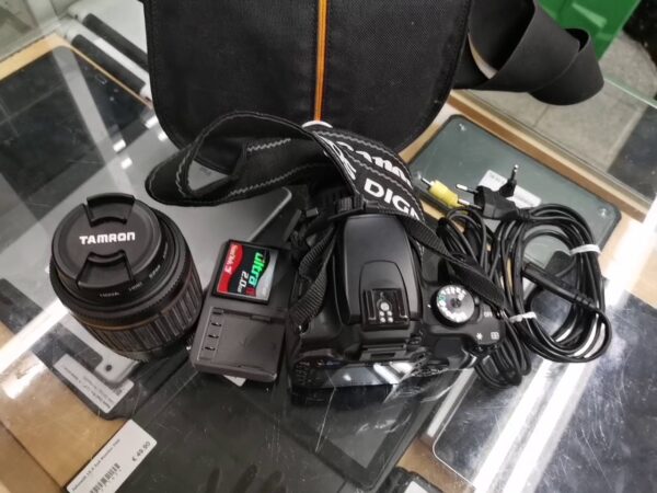 Canon Eos 400d Digital  | Mit Ladegerät und Objektiv | Zustand: Gut – Bild 2