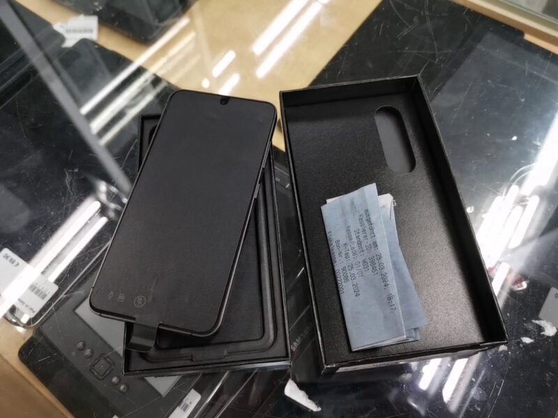 Samsung Galaxy S24 128GB | mit Originalverpackung  |  2 Jahre  Garantie  | SimLock: Frei | Zustand: Wie Neu | Farbe: schwarz – Bild 4