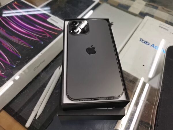 iPhone 13 Pro Max 256GB | mit Originalverpackung Batterie Zustand 84% | SimLock: Frei | Zustand: Gut | Farbe: schwarz – Bild 3