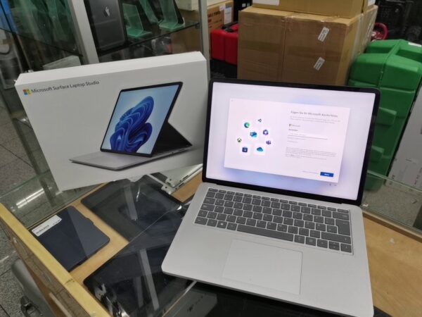 Microsoft Surface Laptop Studio, | Core i7-11370H 32GB RAM 2TB SSD GeForce RTX 3050 Ti DE mit Originalverpackung Mit Rechnung 1 Jahr Grantie  | Zustand: Wie Neu