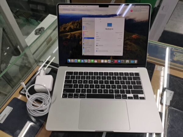 Apple Macbook Air 15 Space Gray M2 | 8 Core CPU  |  10 Core GPU | 8GB RAM
 512GB SSD  Engliche Tastatur ohne mit Ladegerät Garantie  Test1234
Gültig bis: 21 November 2024 Mit Ladegerät  | Zustand: Wie Neu – Bild 3