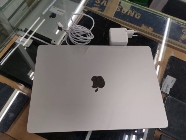 Apple Macbook Air 15 Space Gray M2 | 8 Core CPU  |  10 Core GPU | 8GB RAM
 512GB SSD  Engliche Tastatur ohne mit Ladegerät Garantie  Test1234
Gültig bis: 21 November 2024 Mit Ladegerät  | Zustand: Wie Neu – Bild 4