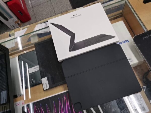 Apple Magic Keyboard, Keyboarddock Für Ipad Pro 12.9", Schwarz, De [2021 / 2022] | mit Originalverpackung  | Zustand: Sehr Gut – Bild 5
