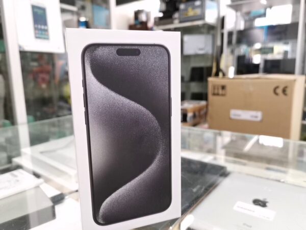 iPhone 15 Pro Max 256GB | mit Originalverpackung | SimLock: Frei | Zustand: Neu | Farbe: Black Titanium – Bild 2