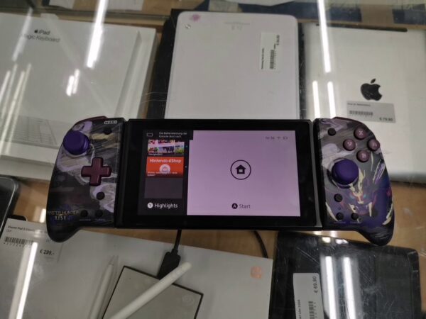 Nintendo Switch | Ohne Zubehör | Zustand: Gut | Farbe: schwarz – Bild 2