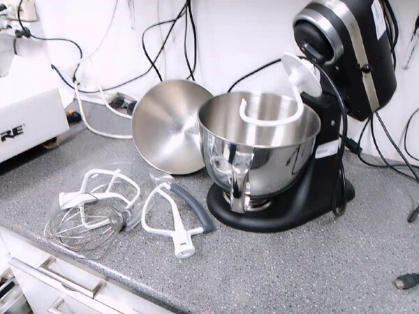 Kitchen Aid Artisan 5ksm185psebk | 4 |8 L | Schwarz |+ zubehör | Neuwertig | NP: € 639 |95