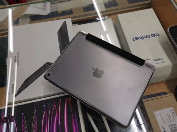 iPad (9th generation)  64 GB  | Mit Hülle  | Zustand: Sehr Gut – Bild 4