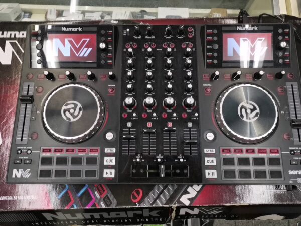 Numark Nv 2 Serato  | 4-kanaliger Controller für Serato-DJ mit Originalverpackung | Zustand: Gut