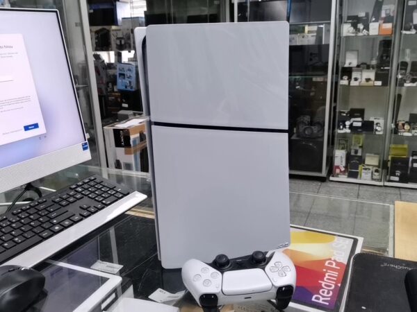 Sony PS5 Slim 1TB Digital Edition | Zustand: Sehr Gut | Farbe: weiss – Bild 3