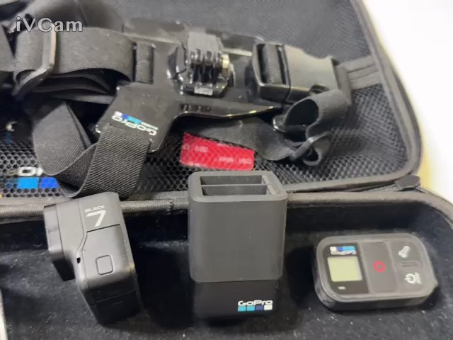 Go Pro Hero 7 Black | Mit Hülle | SD karte 64GB | Tragegurt + Viel Zubehör | Zustand: Gut – Bild 3