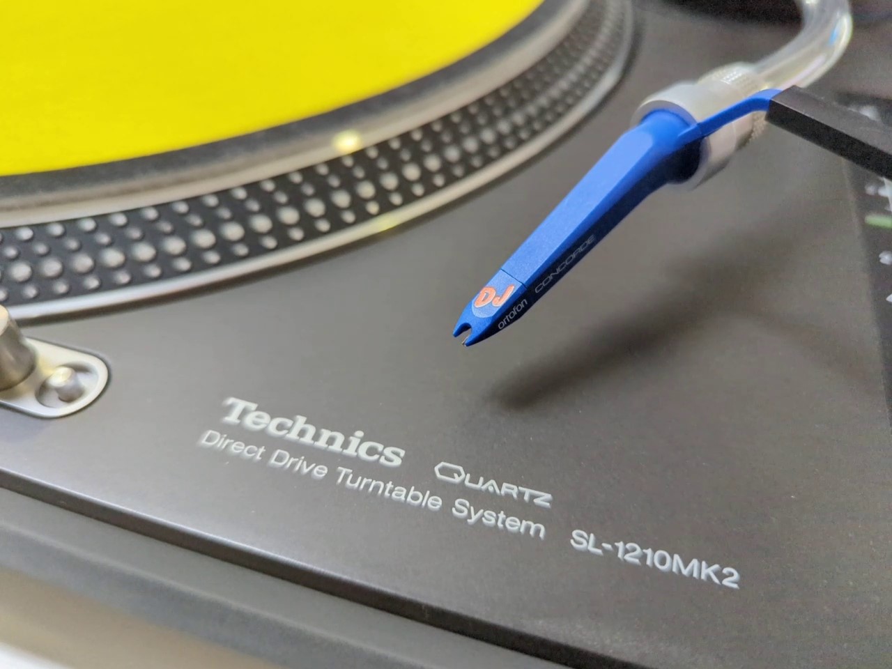 Technics Sl-1200mk2 | Nur Erdungskabel ein wenig angebissen | Perfekter Zustand | Zustand: Wie Neu – Bild 3