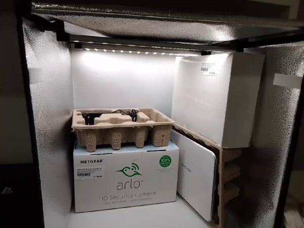 Netgear Arlo HD Smart Home Weiß 2St | mit Originalverpackung | Überwachungskamera Set | mit16 St Batterien und 3 St Schutzhülle | Zustand: Sehr Gut – Bild 3