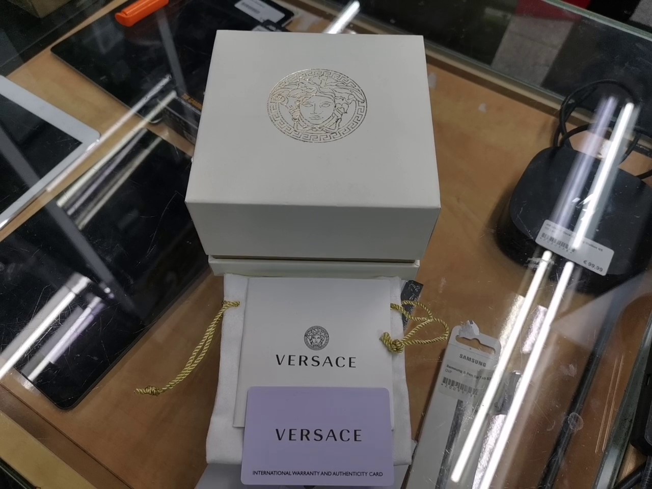 Versace Watch V-Motif | mit Originalverpackung | Zustand: Neu – Bild 4