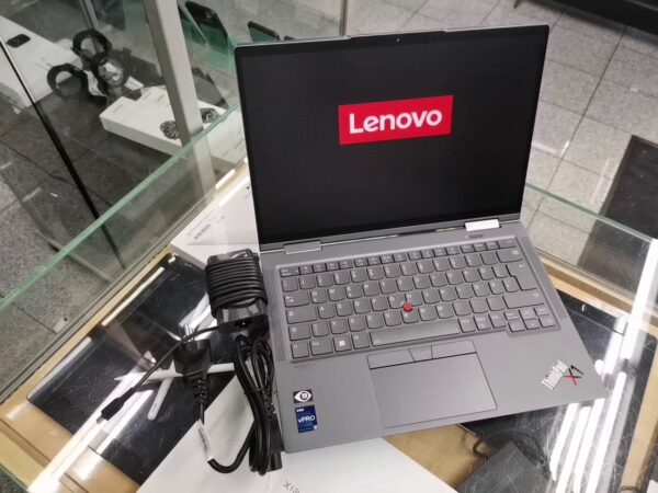 Lenovo Thinkpad Y1 Yoga I7-1270p | 32:00 GB Ram 512 GB SSD . Windows 11 17 Monate Garantie  | Zustand: Sehr Gut – Bild 2