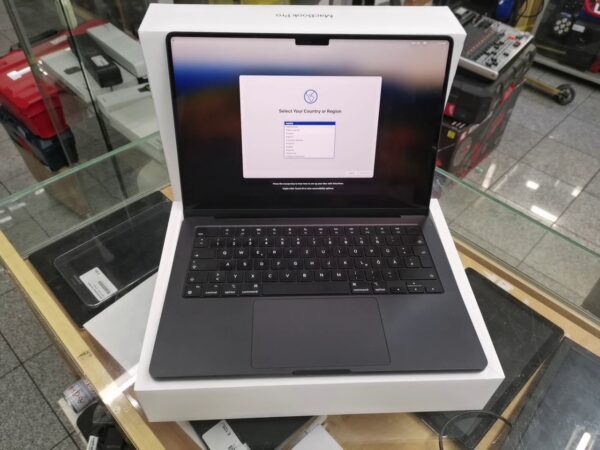 Macbook Pro 14, Space Black | M3 Pro 11 Core CPU | 14 Core GPU | 18GB RAM | 512GB SSD | DE | Garantie bis: 02.08.25 | mit Originalverpackung  | Zustand: Wie Neu – Bild 3