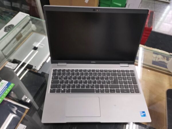 Dell Latitude 5520 Core I5 1135g7 | 16.00 Ram.512 GB SSD Windows 10  |  Mt Ladegerät  | Zustand: Gut