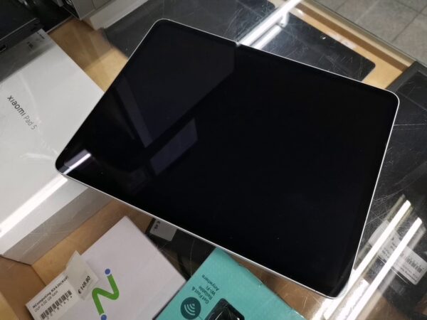 iPad Pro, 12.9-inch (5th generation) 256 gb Cellular sub6 | Ohne Ladegerät ohne Verpackunf  | kleine kratze auf display | Zustand: Sehr Gut – Bild 2