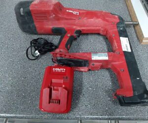 HILTI BX 3-L AKKU-SETZGERÄT | ohne Akku | mit Ladegerät | Zustand: Gut