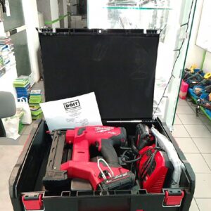 Milwaukee M18 FN18GS Fuel Akku-Nagler | Mit 2 Akkus 2Ah und Ladegerät |  Koffer |  Rechnung von 02.05.2023 | Zustand: Wie Neu