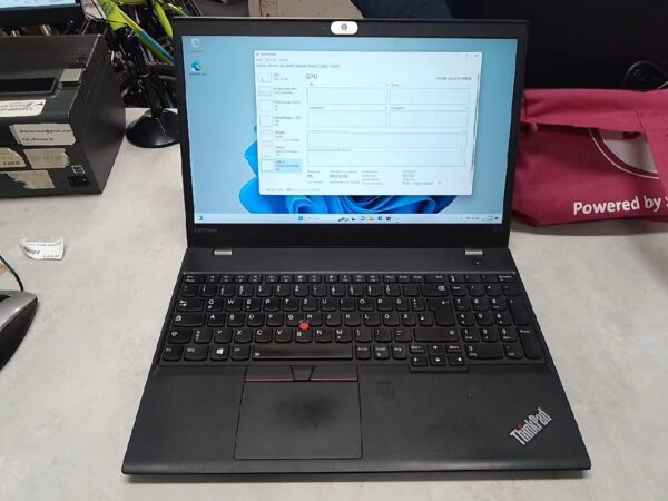 Lenovo T570  17 Zoll , | I5-7300u  | 8GB RAM | 1TB SSD Nvidia Geforce 940mx  2GB  | LTE | DE | Ohne Ladegerät  | Zustand: Sehr Gut