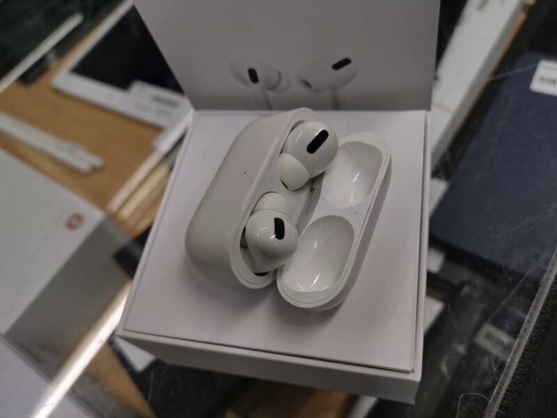 Airpods Pro With Wireless Charging Case | mit Originalverpackung | Zustand: Gut – Bild 2